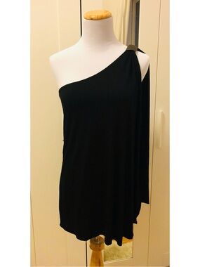 Suzy Shier Black One-Shoulder Tunic Top size medium